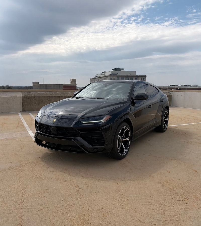 Chauffeured Lamborghini Urus